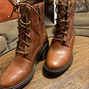 Timberland Embossed Tan Lace-Up Boots